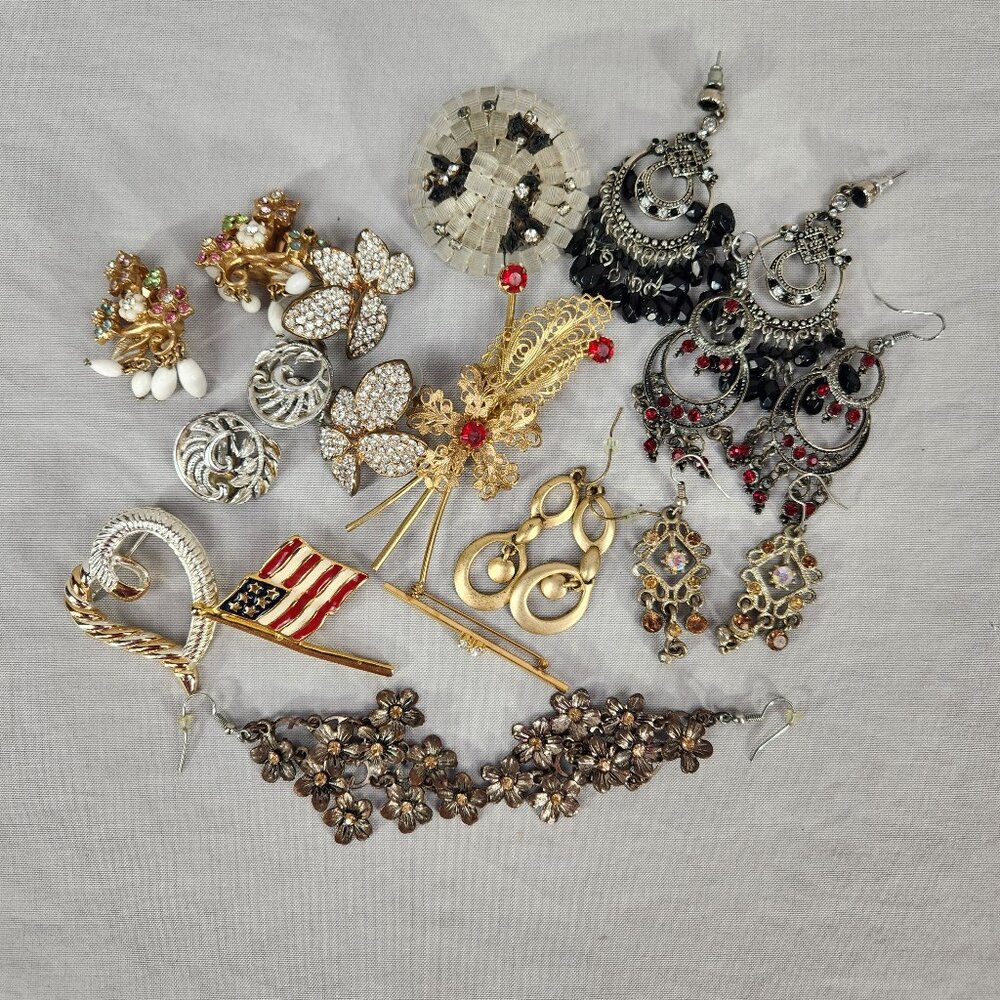 Costume Jewelry Lot  Rhinestones Vintage Modern Crafts Earrings Brooches